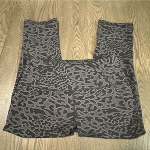DSG Black and Gray Leopard-Print High-Waist Leggings - Cropped